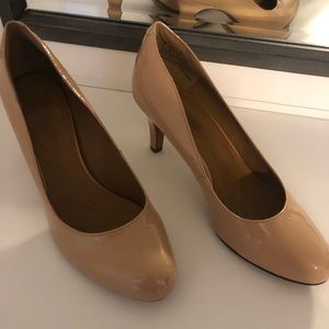 Clark’s nude heels size 8 1/2